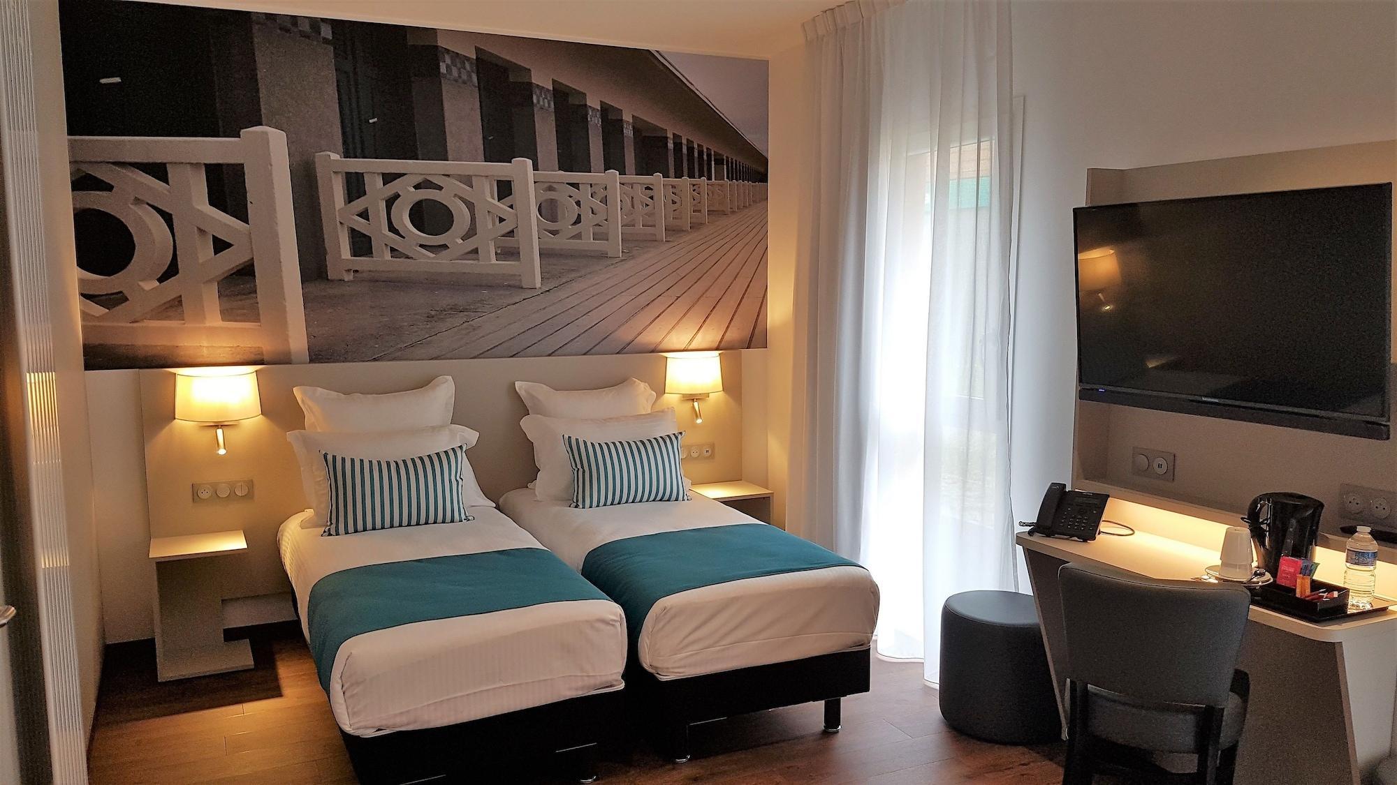 The Originals City, Hotel Acadine, Пон-Одемер Екстериор снимка