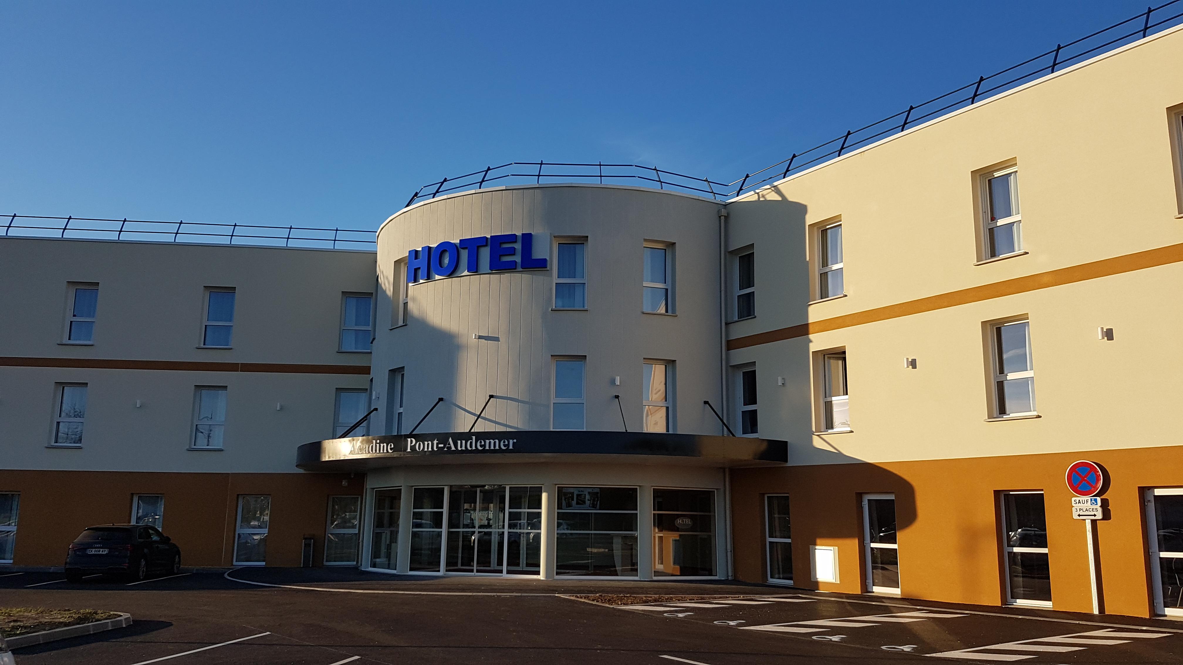 The Originals City, Hotel Acadine, Пон-Одемер Екстериор снимка